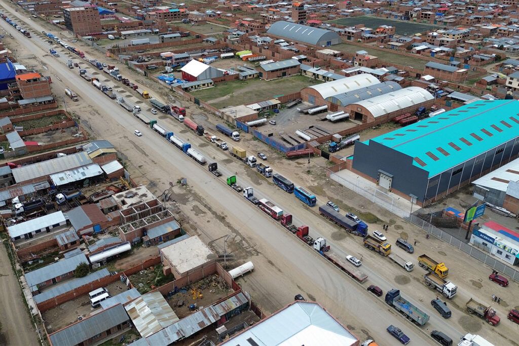 Bolivia: crisis en el flamante gobierno con el drástico aumento del combustible