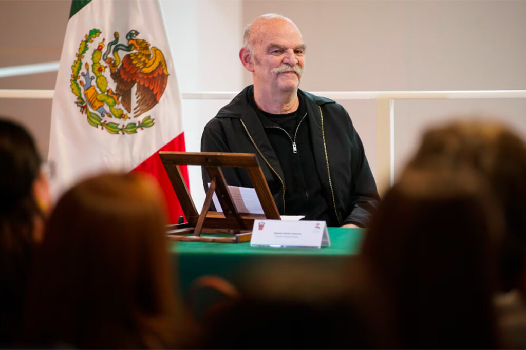 Martín Caparrós recibió el Doctor Honoris Causa de la Universidad de Guadalajara