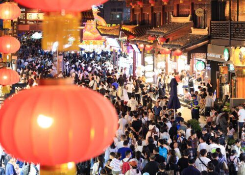 Turistas del mundo, uníos… para comprar en China