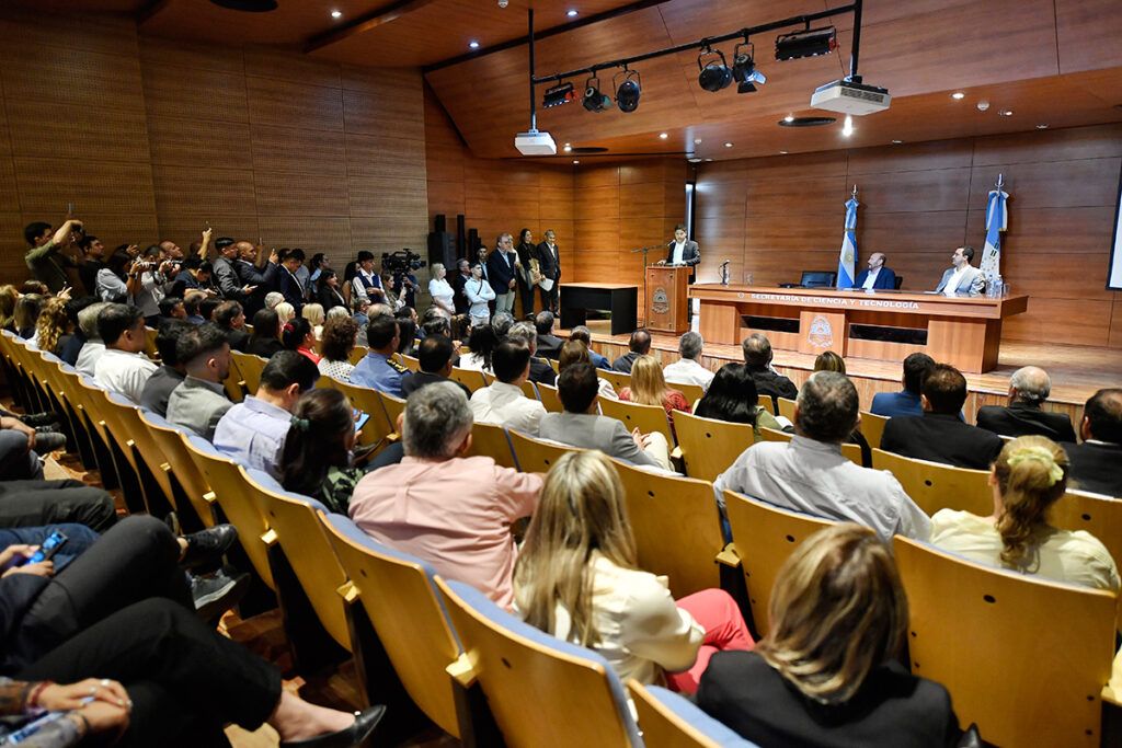 Desde Formosa, Kicillof criticó a Milei y llamó a construir “un verdadero pacto” entre provincias 1 Desde Formosa, Kicillof criticó a Milei y llamó a construir “un verdadero pacto” entre provincias