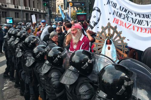 Celebra el Gobierno: el protocolo antipiquetes sigue vigente