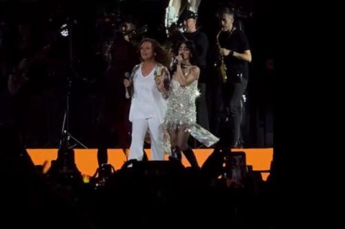 Sandra Mihanovich y Lali Espósito unieron generaciones al cantar juntas “Soy lo que soy”