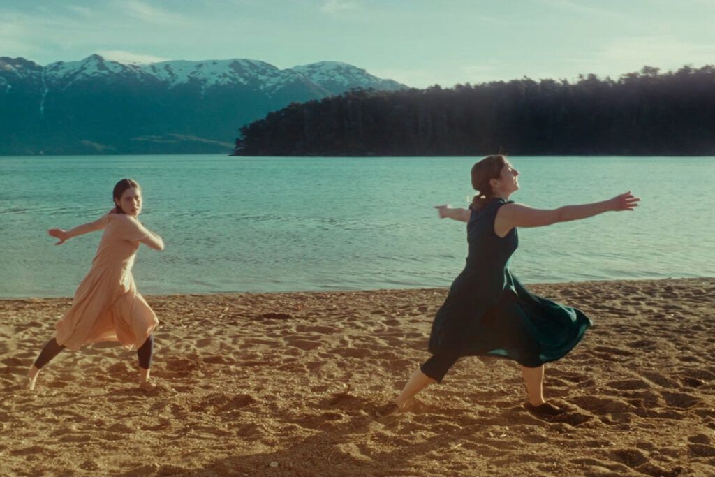 "Tres tiempos": una conexión profunda entre abuelas, madres y nietas en un relato único