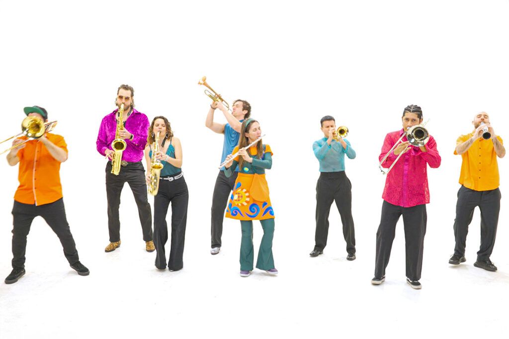 Canticuénticos y La Delio Valdez lanzan una sorprendente versión del clásico “Cumbia del Monstruo” 2 Canticuénticos y La Delio Valdez lanzan una sorprendente versión del clásico “Cumbia del Monstruo”