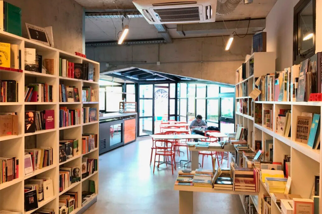 “25 para el 25”, una campaña del Fondo de Cultura Económica (FCE) para fomentar la lectura en jóvenes de 15 a 30 años