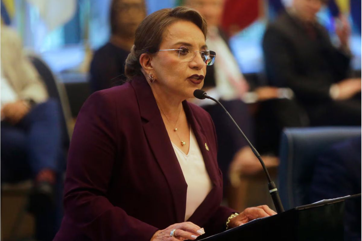 Xiomara Castro llama a una movilización contra «el fraude y el golpe»