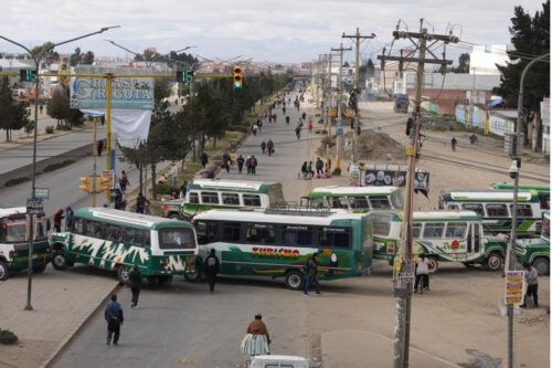 Muy poco le duró la paz al presidente Paz en Bolivia: la COB declaró la guerra