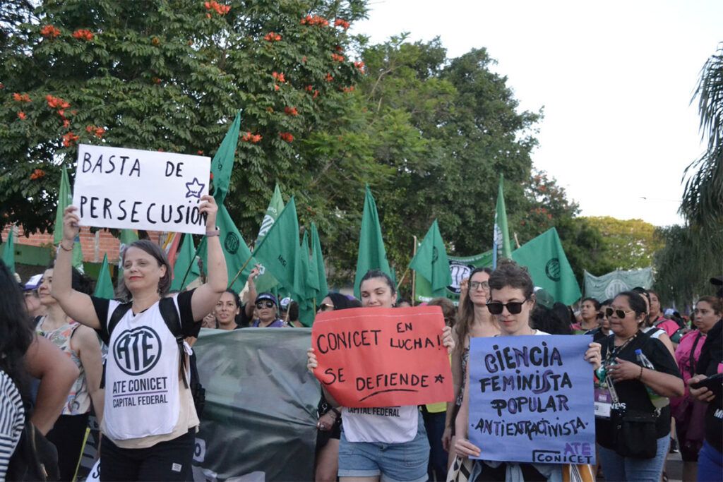 Motosierra al futuro: el presupuesto 2026 en educación y ciencia 3 Motosierra al futuro: el presupuesto 2026 en educación y ciencia