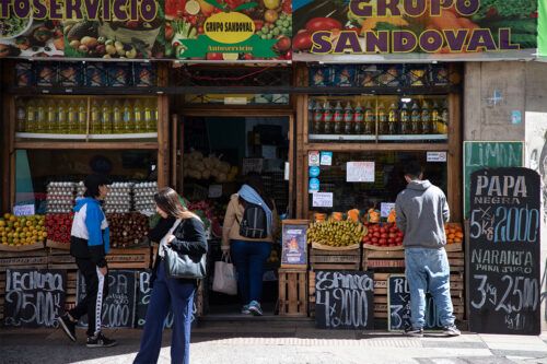 El consumo seguirá planchado en 2026, afirman los privados