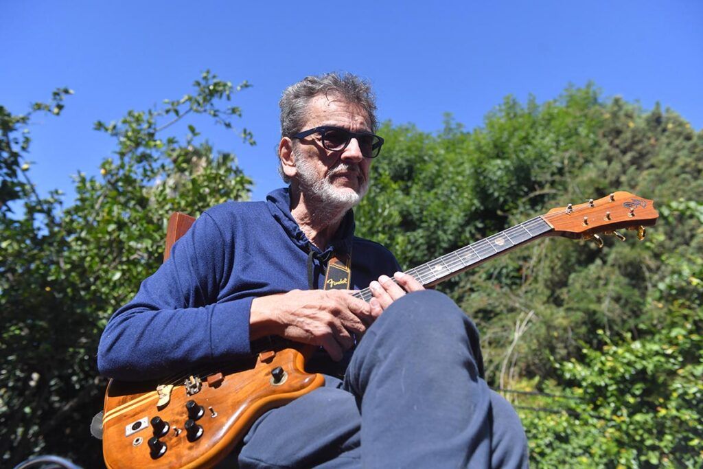 Edelmiro Molinari: “Es muy hermoso saber que cosas que tocaba a los 20 años siguen vigentes” 1 Edelmiro Molinari: “Es muy hermoso saber que cosas que tocaba a los 20 años siguen vigentes”