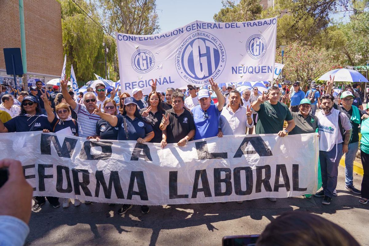 La CGT se moviliza a Tribunales para judicializar la reforma laboral de Milei