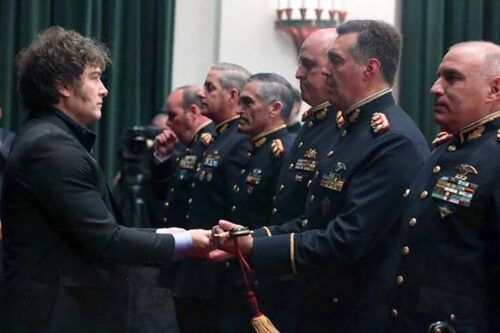 Milei cambió a la mayoría de los jefes de las Fuerzas Armadas