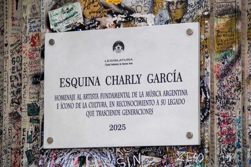 Charly García ya tiene su propia esquina y estación de subte
