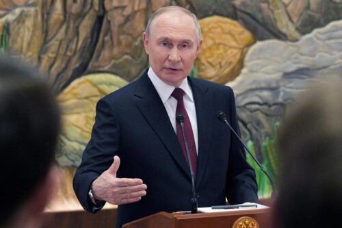 Putin dice que liberará Donbás de manera diplomática o militar