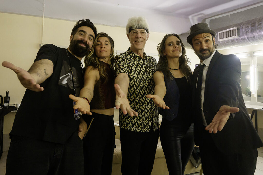 Stewart Copeland reinventó a The Police con arreglos orquestales y solos electrizantes