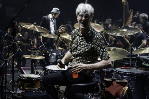 Stewart Copeland reinventó a The Police con arreglos orquestales y solos electrizantes