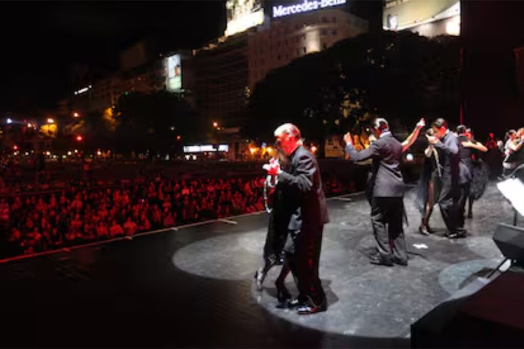 Murió Claudio Segovia, el cocreador del musical de éxito internacional “Tango Argentino”