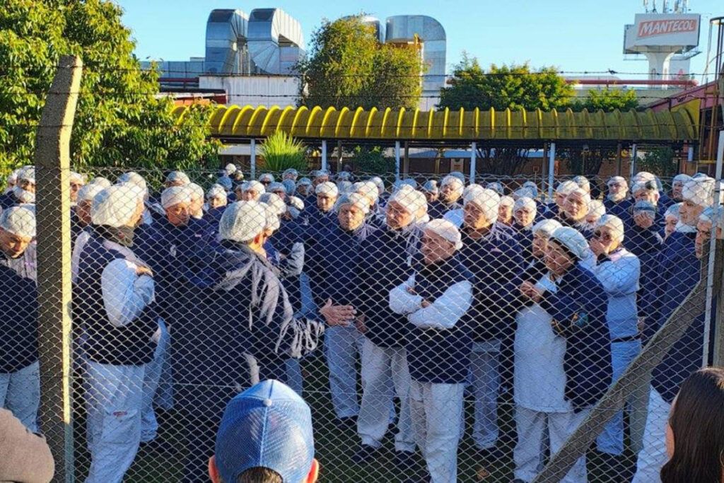 Denuncian 600 suspensiones en la planta de Georgalos: “Son por 15 días y en tandas de 80 trabajadores”