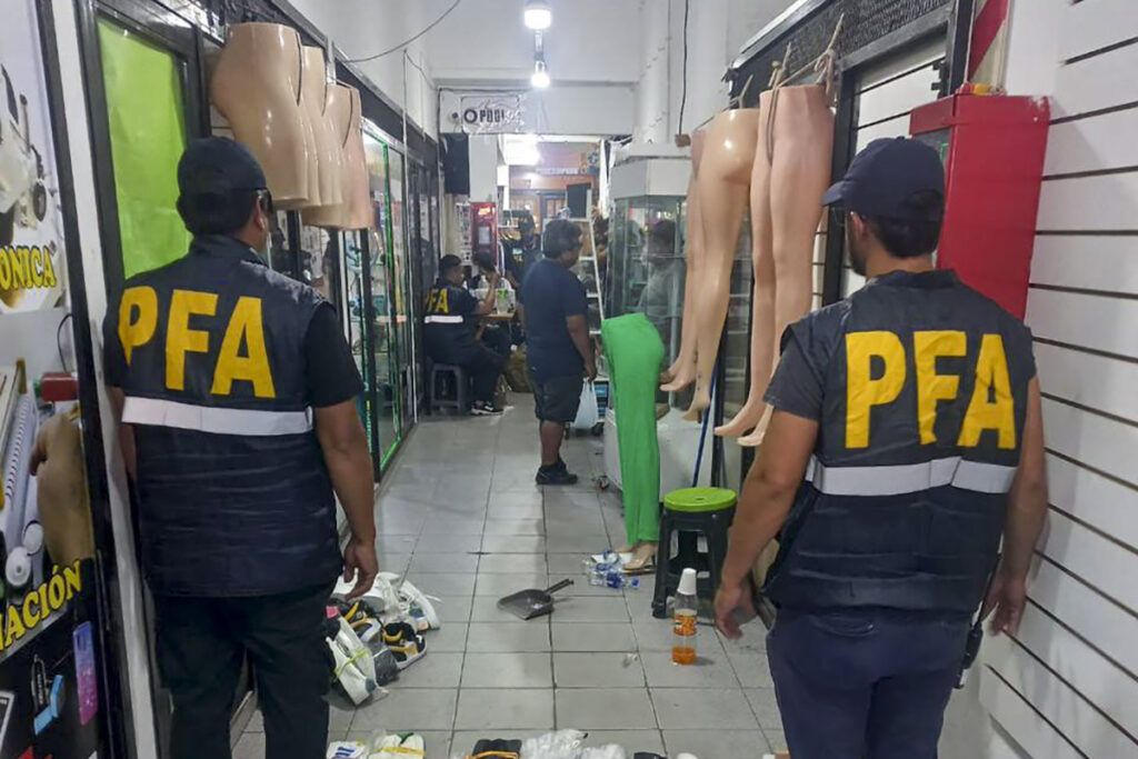 El "ICE argentino" identificó a 16 extranjeros ilegales y detuvo a cuatro ciudadanos bolivianos