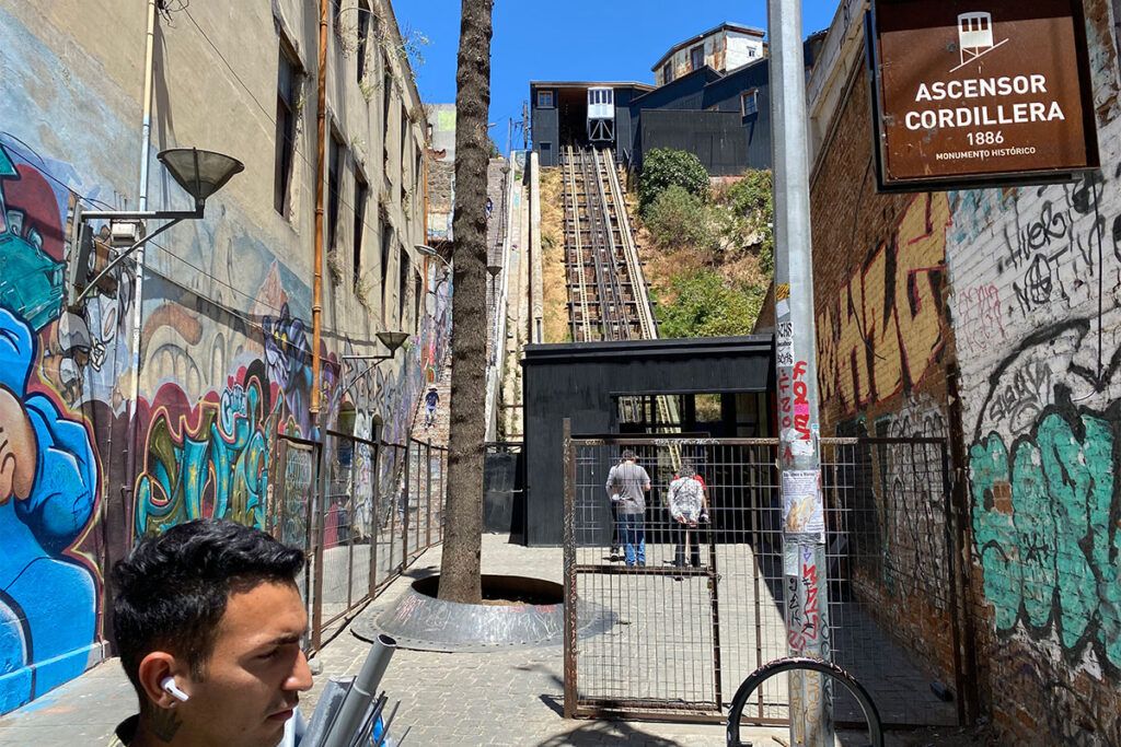 Crónica rutera: el último verano del Chile “comunista”