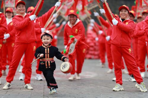 China le baja el precio a los chicos