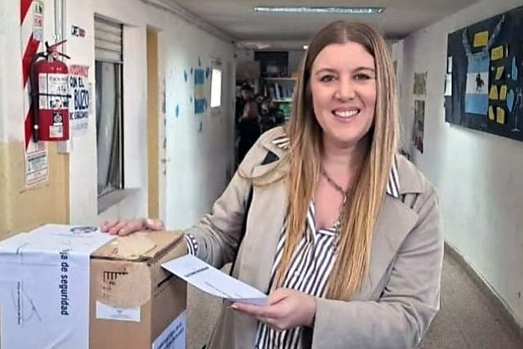 Una concejala de LLA denunciada por usar el padrón de ANDIS para hacer campaña