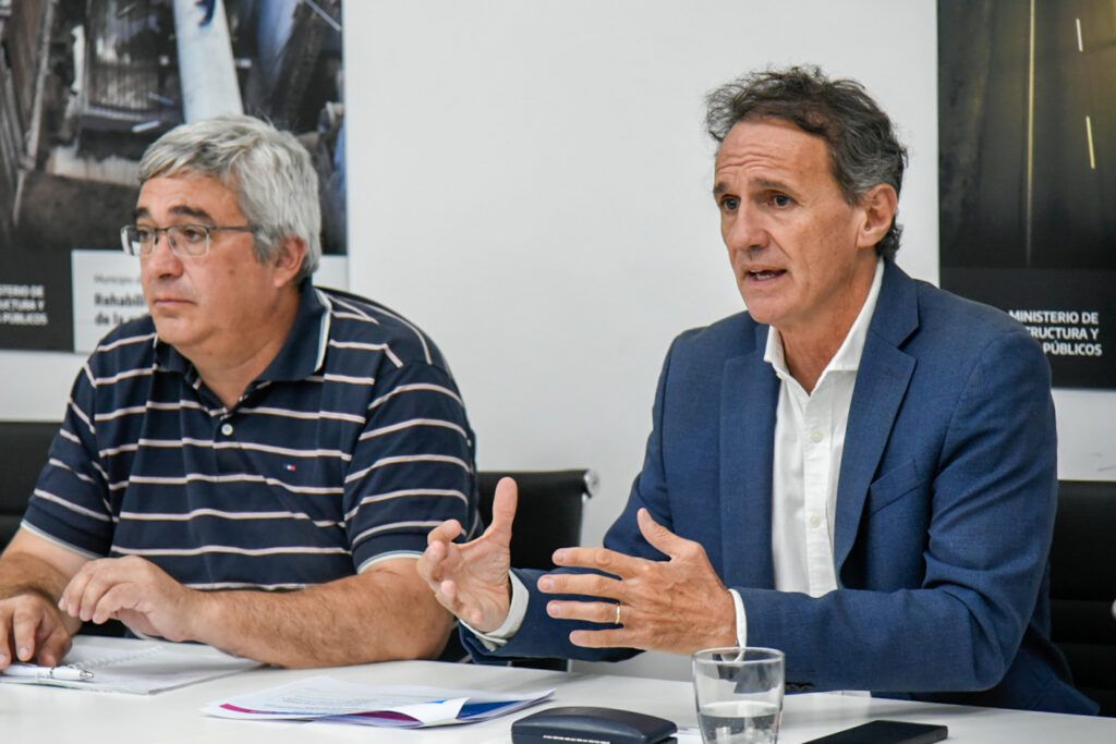 Campos inundados: ante la parálisis de Nación, la Provincia continúa con las obras de la cuenca del río Salado