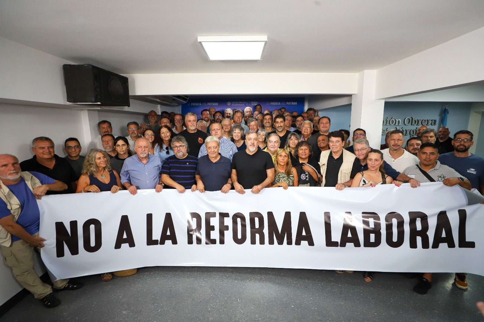 Nuevo agrupamiento de sindicatos plantea movilizaciones en Córdoba y Rosario contra la reforma laboral