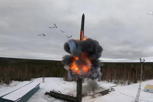 Rusia realizó un ataque masivo contra Kiev que incluyó un misil hipersónico Oreshnik