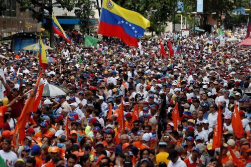 Miles de personas marcharon en Caracas para exigir la liberación de Maduro