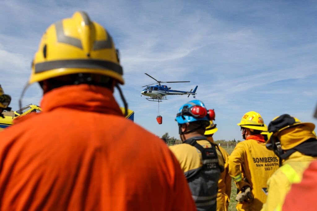 El monstruo de fuego arrasa por dos frentes en la región cordillerana de Chubut