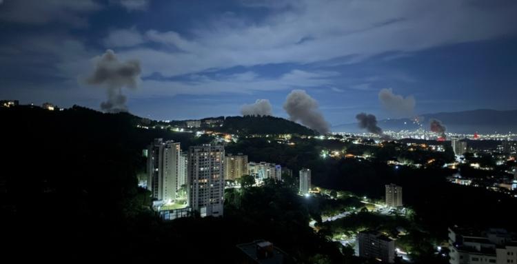 Estados Unidos lanza ataques militares sobre Caracas y el Gobierno de Venezuela declara el Estado de Conmoción Exterior