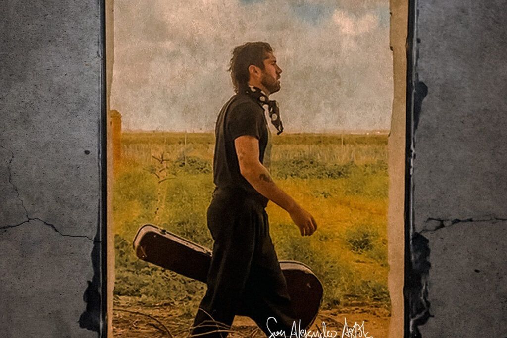 Alejandro Astola: flamenco moderno, canciones ajenas y un debut íntimo