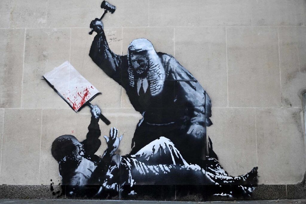 Banksy: la nueva muestra del artista callejero contra el poder global 4 Banksy: la nueva muestra del artista callejero contra el poder global