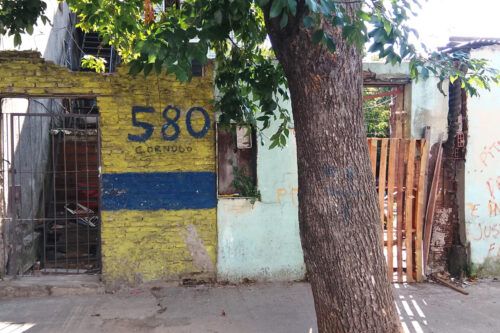 Por orden del Gobierno de la Ciudad, siete familias fueron desalojadas y permanecen en la calle