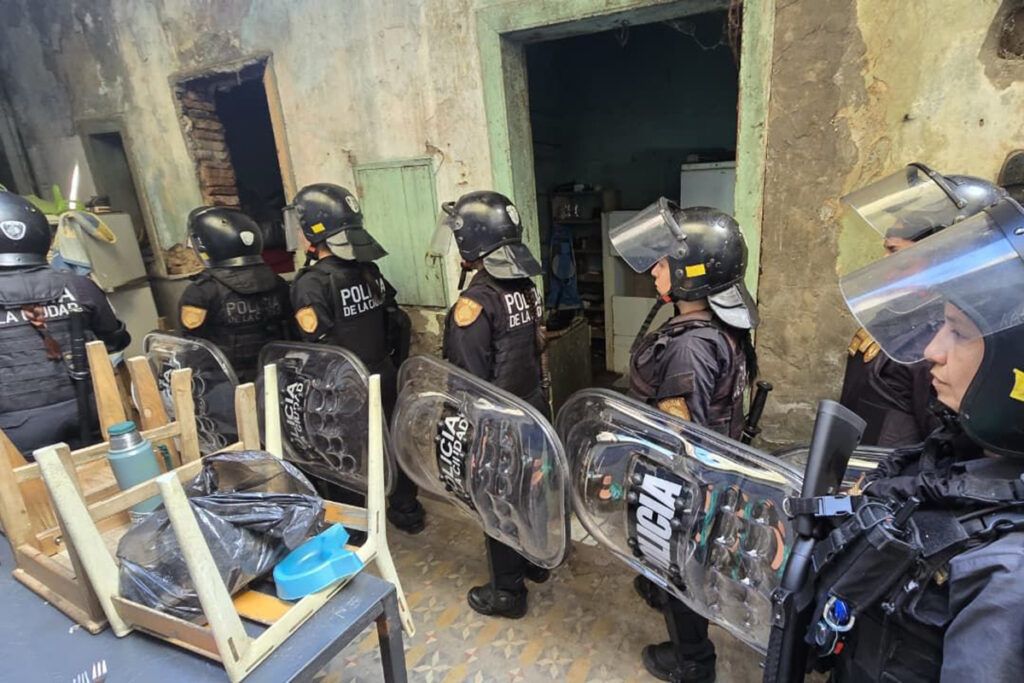 Jorge Macri ya desalojó a más de 3000 personas y entre ellas 1060 son niños 4 Jorge Macri ya desalojó a más de 3000 personas y entre ellas 1060 son niños