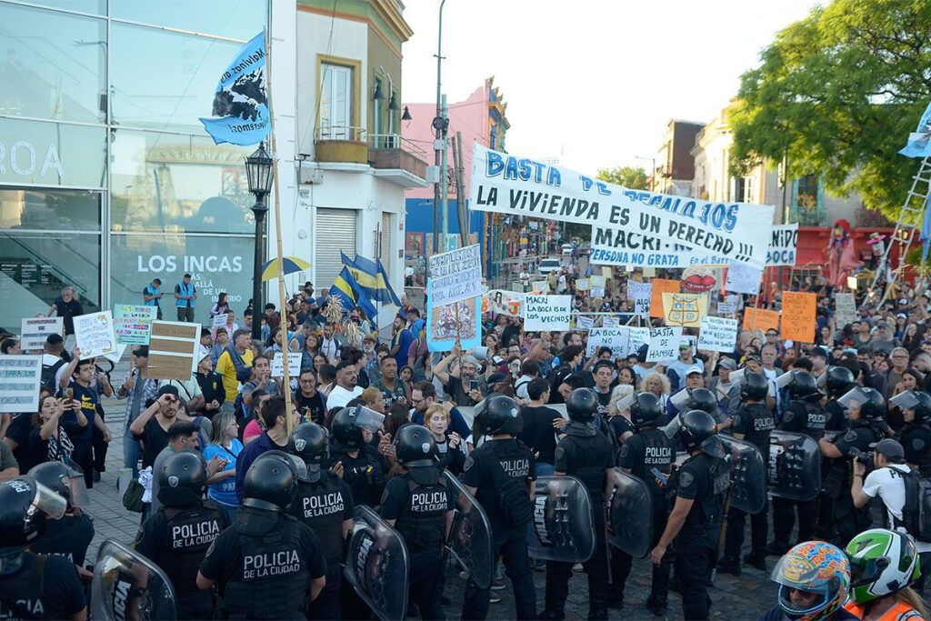 Jorge Macri ya desalojó a más de 3000 personas y entre ellas 1060 son niños 2 Jorge Macri ya desalojó a más de 3000 personas y entre ellas 1060 son niños