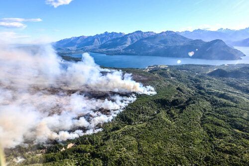Chubut: las lluvias mejoraron las condiciones para combatir el fuego y llegó ayuda desde Provincia de Buenos Aires
