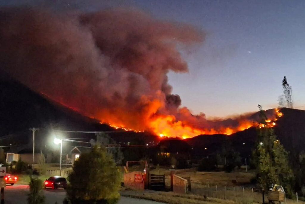Fuegos en el sur: el gobernador Torres mantiene bloqueados más de 600 mil dólares para programas de prevención de incendios forestales