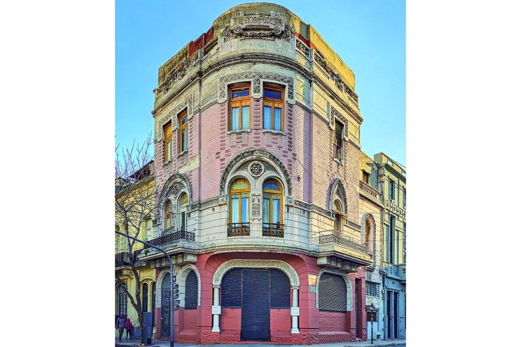 Buenos Aires revelada: homenaje y testamento de las fachadas de la ciudad 1 Buenos Aires revelada: homenaje y testamento de las fachadas de la ciudad