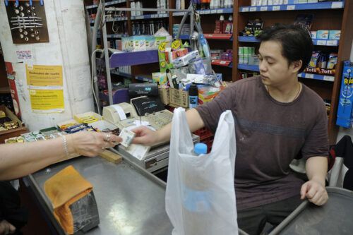 La industria y el comercio dudan de una recuperación de sus ventas en 2026