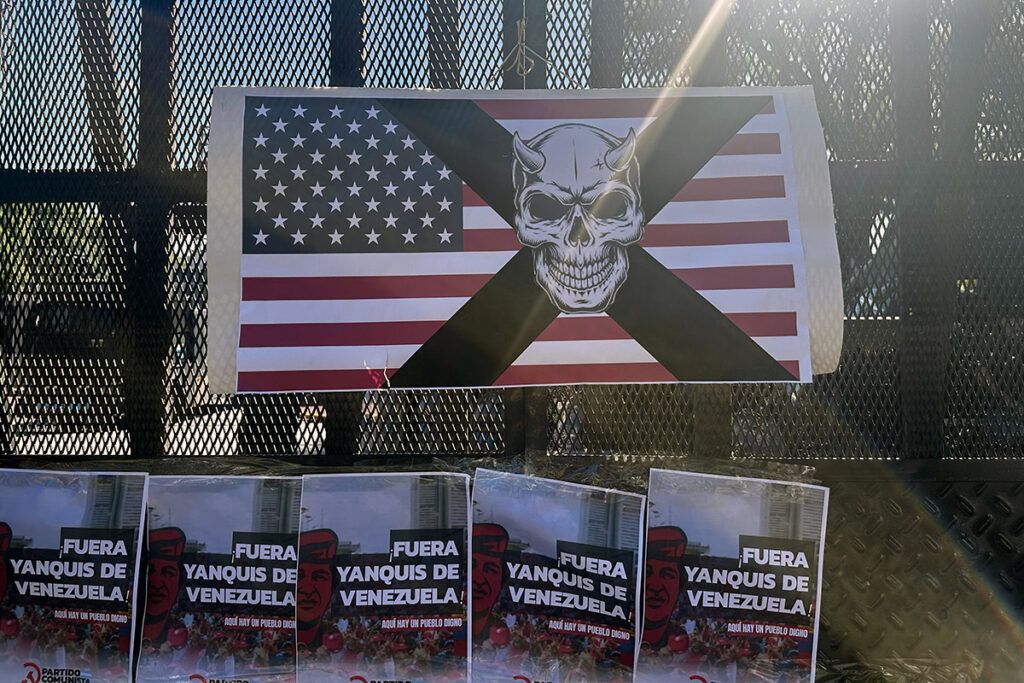 Los buitres merodean a Trump por el petróleo de Venezuela