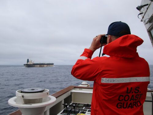 EE UU intercepta un petrolero ruso por “violaciones de las sanciones estadounidenses”