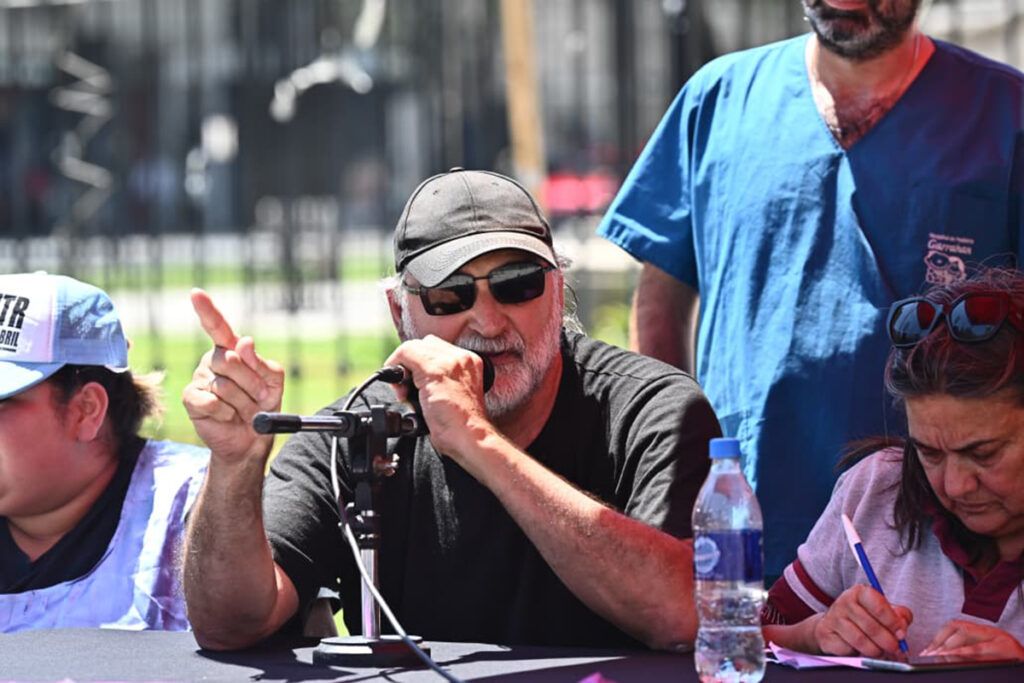 Los sindicatos agrupados en el Plenario del Sindicalismo Combativo ratificaron sus paros y reclamaron una huelga a la CGT