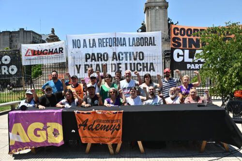 Los sindicatos agrupados en el Plenario del Sindicalismo Combativo ratificaron sus paros y reclamaron una huelga a la CGT