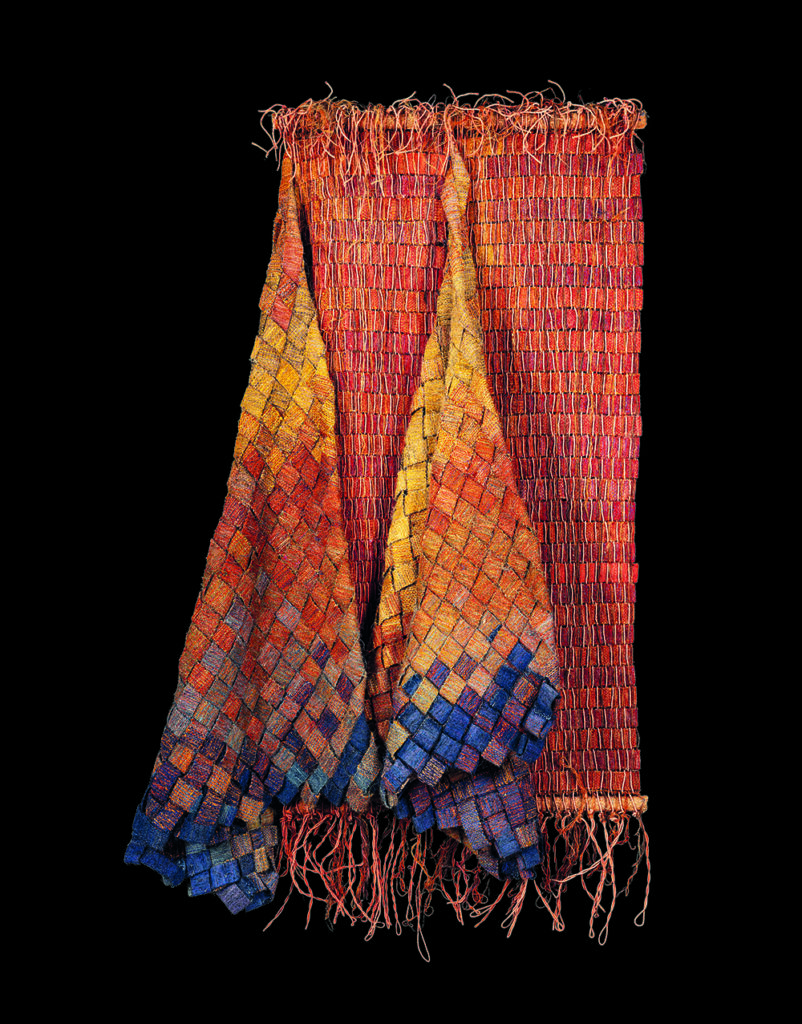 Olga de Amaral &nbsp;y sus increíbles muros tejidos en la muestra&nbsp; “Cuerpo textil”