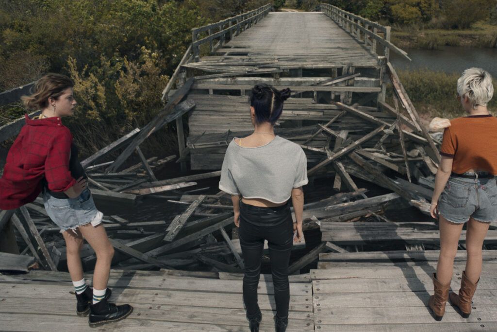 "El tema del verano": cuando el apocalipsis llega en ojotas y no da miedo