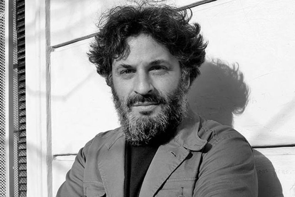 Hernán Ronsino: “El pensamiento y la escritura son más vitales que nunca”