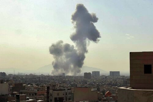 Irán: 40 niñas asesinadas en un bombardeo atribuido a Israel