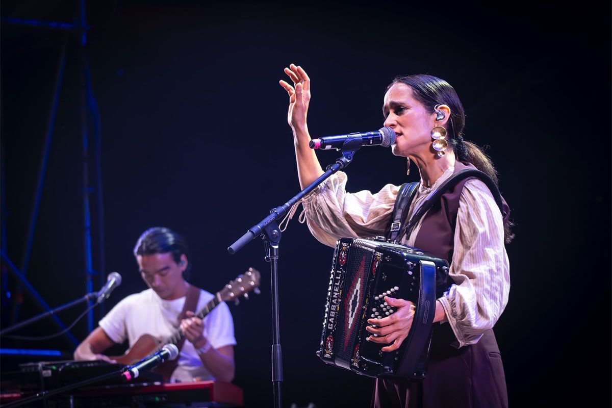 Julieta Venegas revive “La niña futbolista” como himno de igualdad rumbo al Mundial 2026